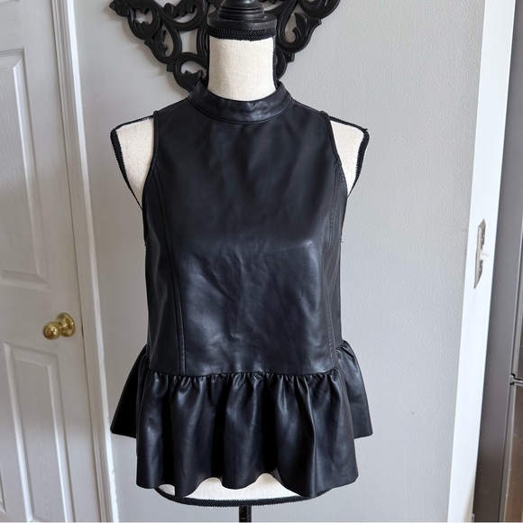 Black Sleeveless Peplum Top - Picture 3 of 10